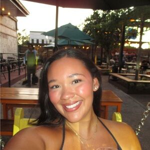 Meet your Posher, Christine